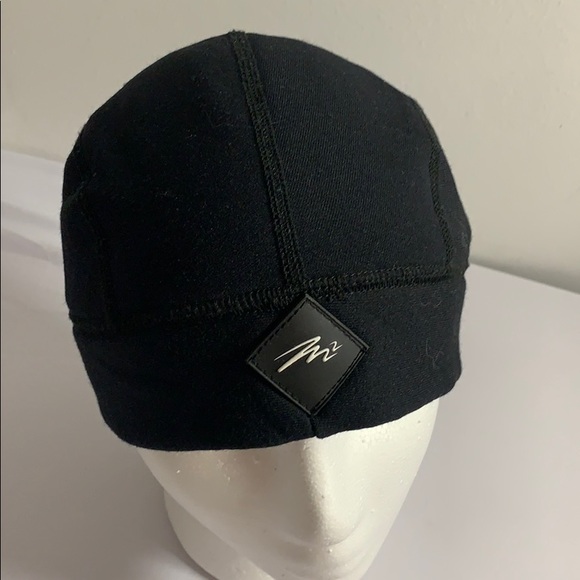 Black Toque - Picture 2 of 5